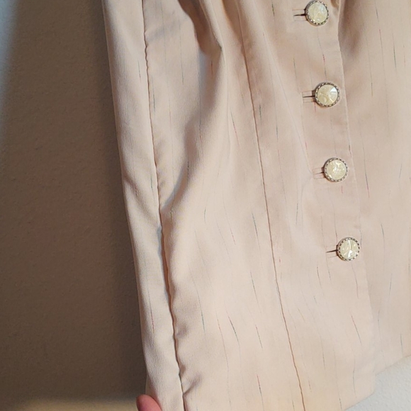 🔥4/$20 Button down sleeveless shirt - Picture 6 of 6